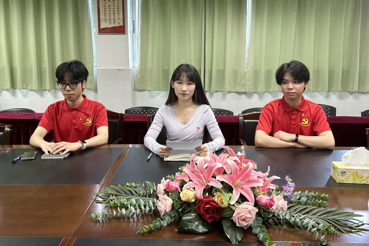 书记发言.jpg