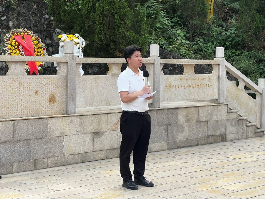 书记发言.jpg