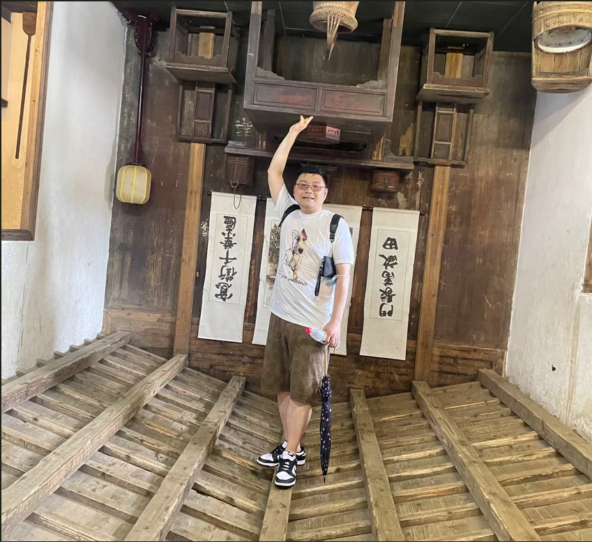 杨佳辉.jpg