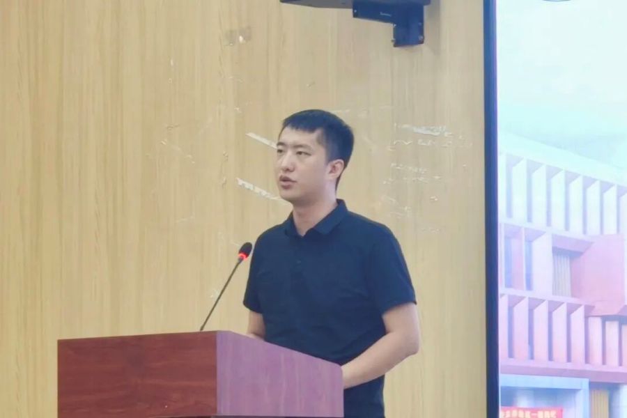 刘正发言.jpg