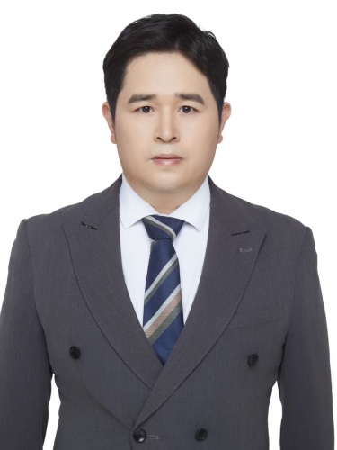 闫凯.jpg