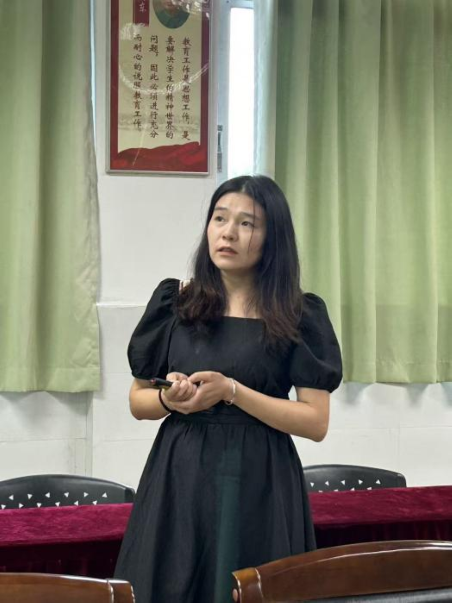 徐小杰老师.png