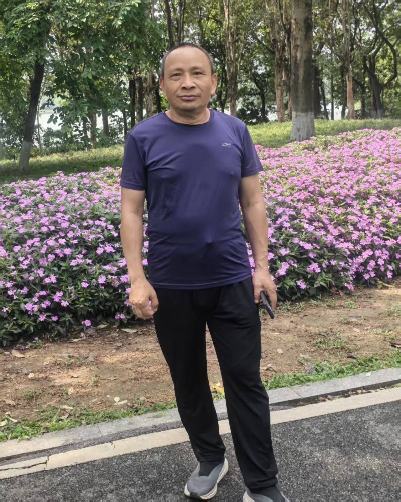 周维柏.jpg